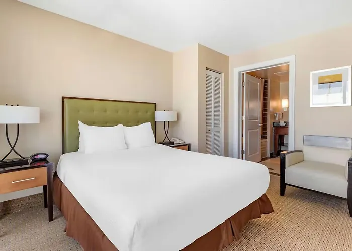 Hilton Ocean Beach Club Resort, Virginia Beach, Va - 2Br Suite